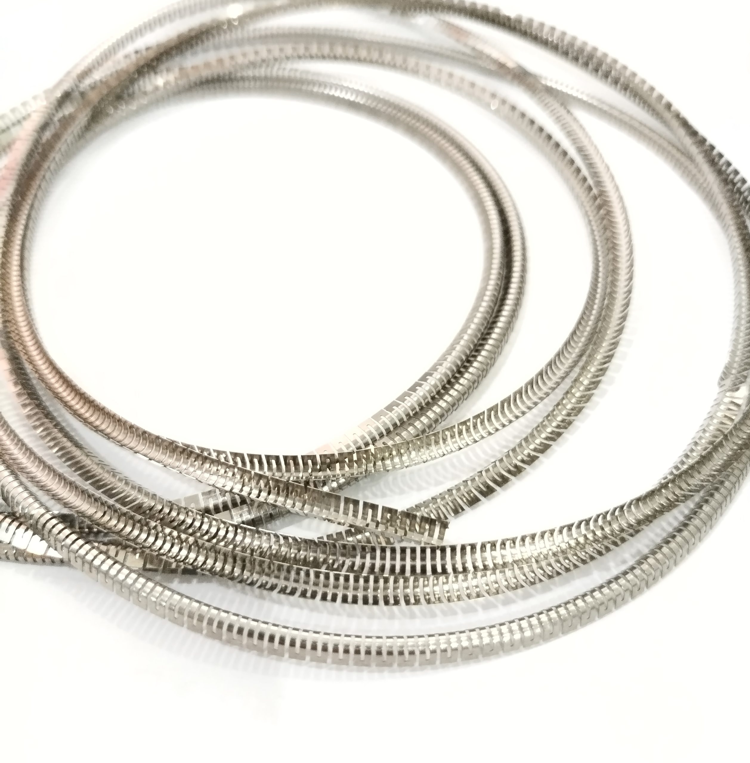 有着卓越抗侧向力与抗振设计的瀚达U型泛塞封弹簧