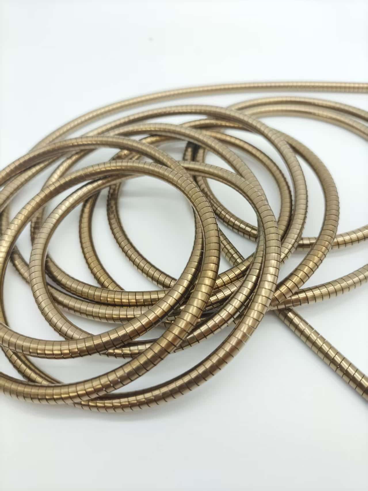 How to Select Materials for Helical Springs? A Guide for Engineers